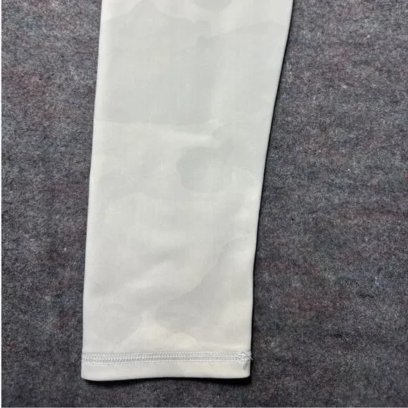 Alo Yoga High Waist Vapor Legging White Camo Medium - Picture 3 of 7